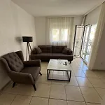 Spacious One Bedroom Apartment Dia