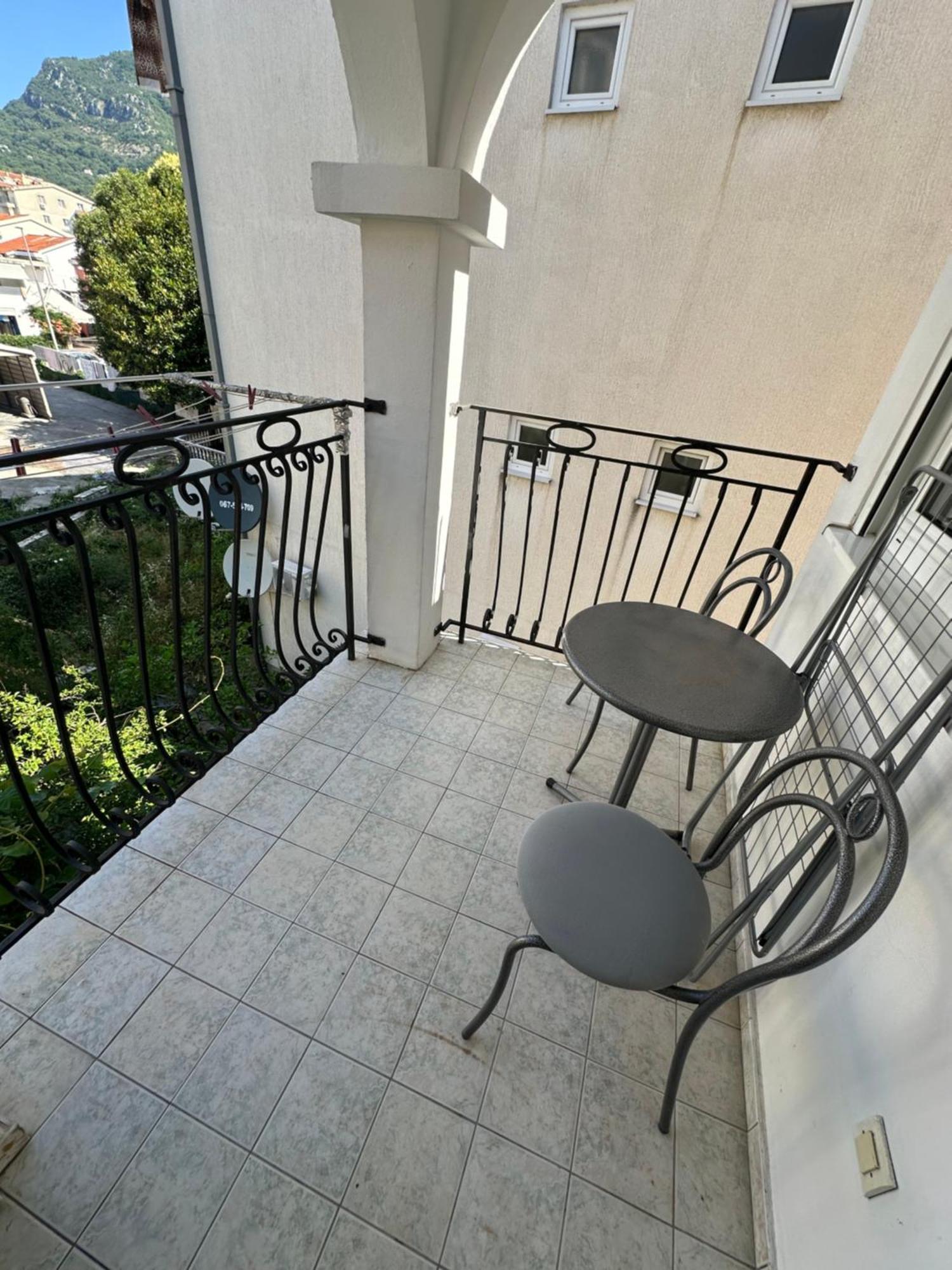 Spacious One Bedroom Dia